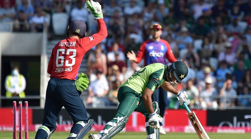 दोस्रो टी–ट्वान्टी क्रिकेटमा इङ्ग्ल्यान्डसँग पाकिस्तान ४५ रनले पराजित
