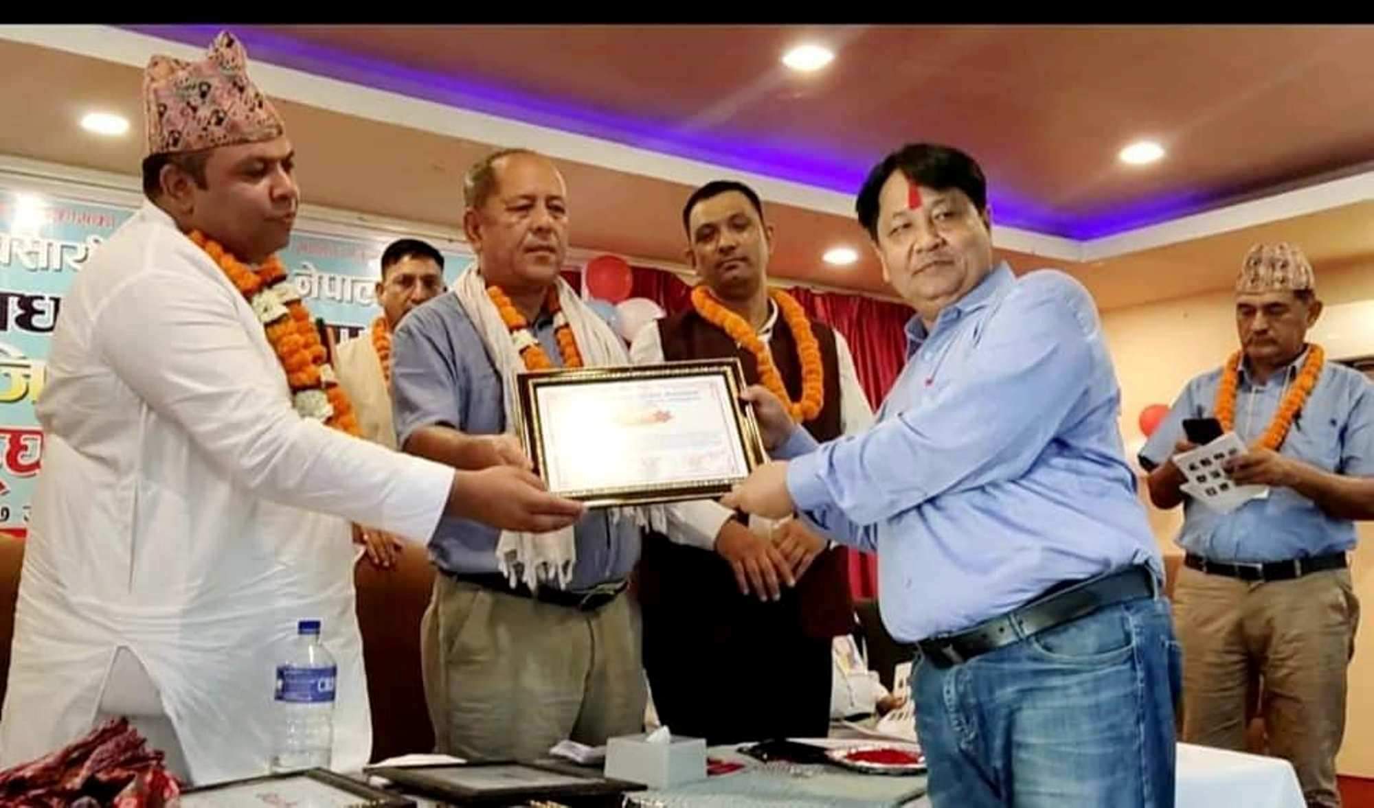 वरिष्ठ पत्रकार सिराज खानलाई पर्यटन प्रवर्धन पुरस्कार प्रदान