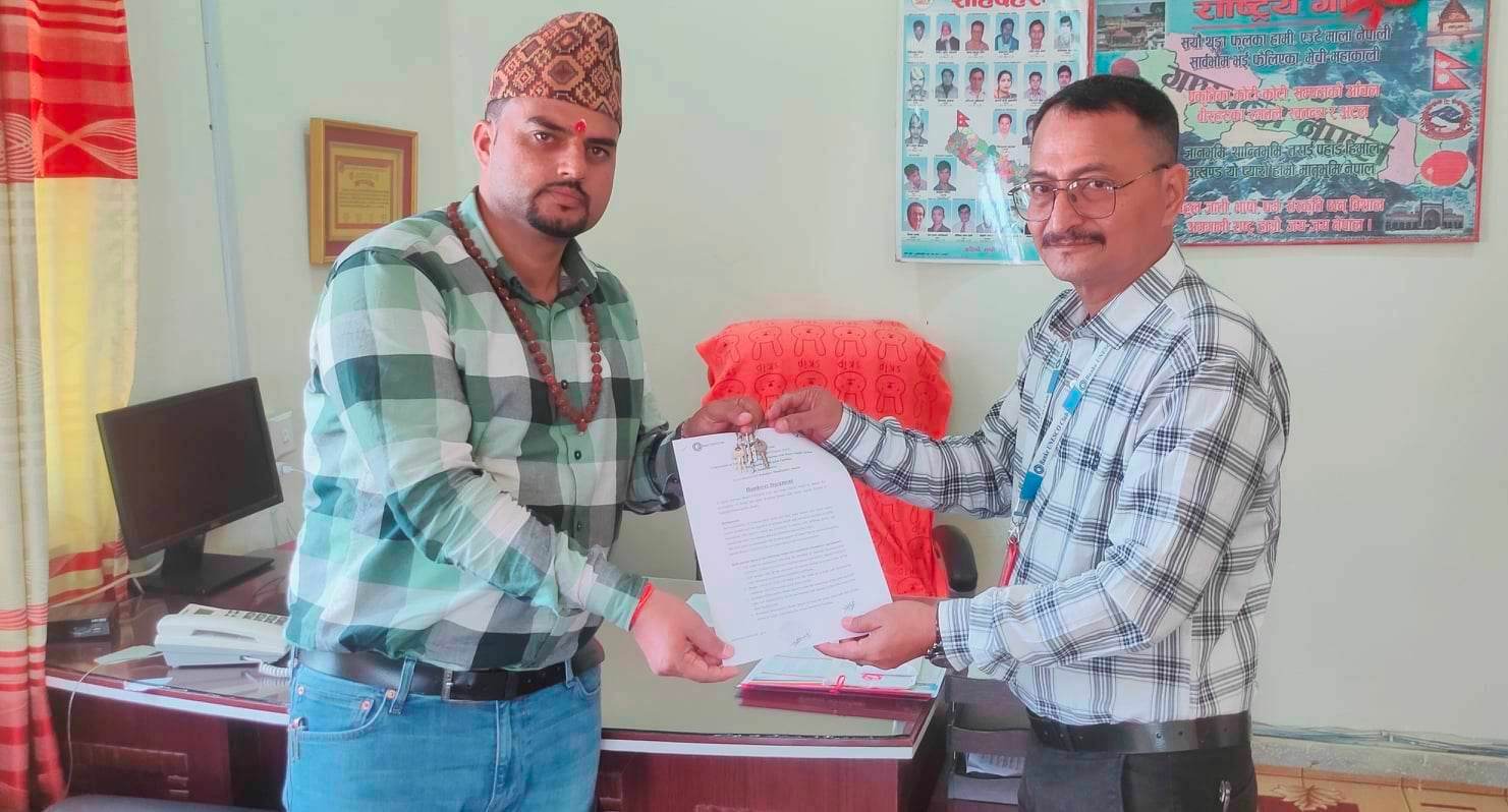 युनेस्को क्लबद्धारा कोहलपुर चौराहामा निर्माण गरिएको शौचालय हस्तान्तरण