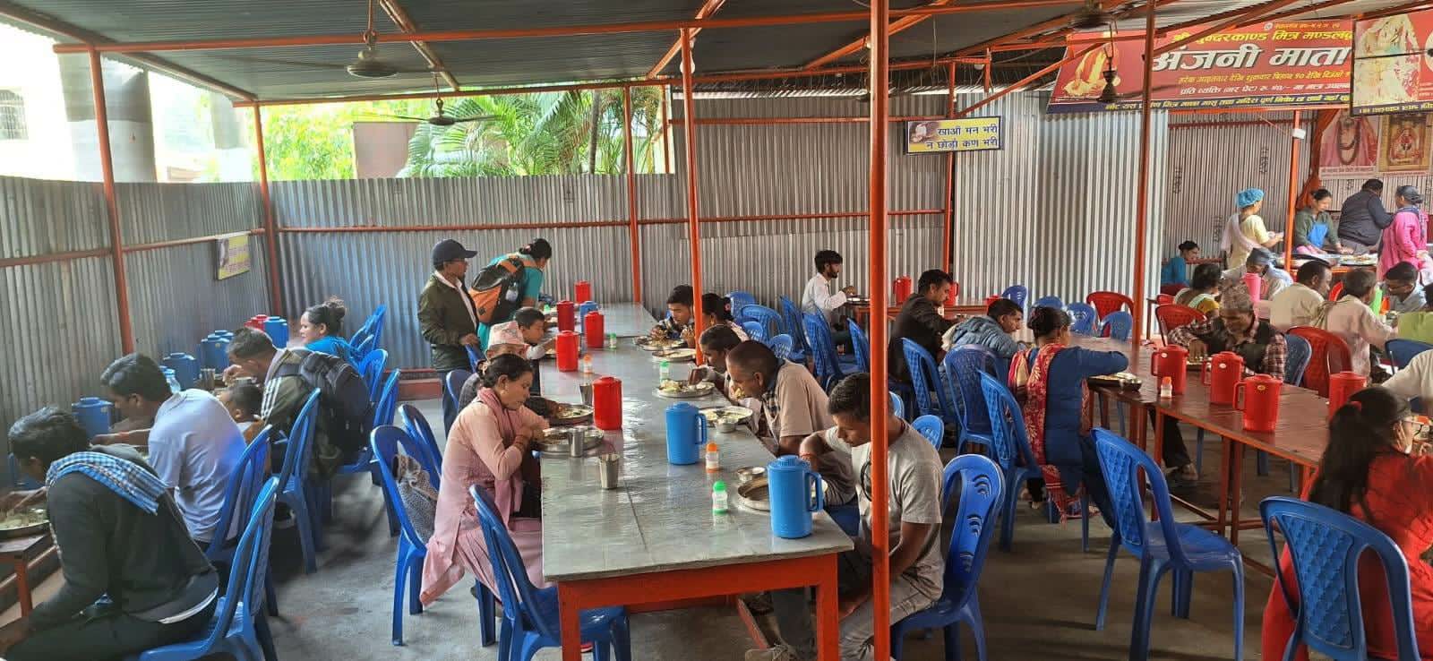 भुकम्पका घाइते र कुरुवालाई निशुल्का खानाको व्यवस्था