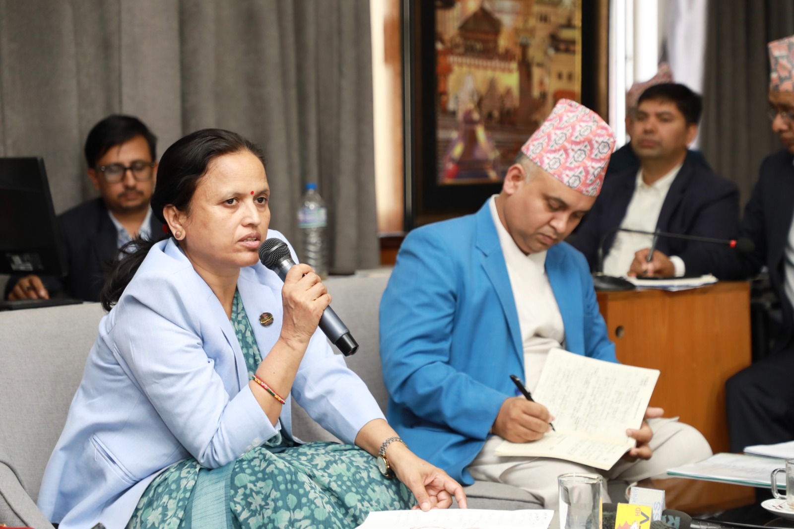 समस्या र समाधानका सूचि बनाएर काम गर्न सञ्चारमन्त्रीको निर्देशन