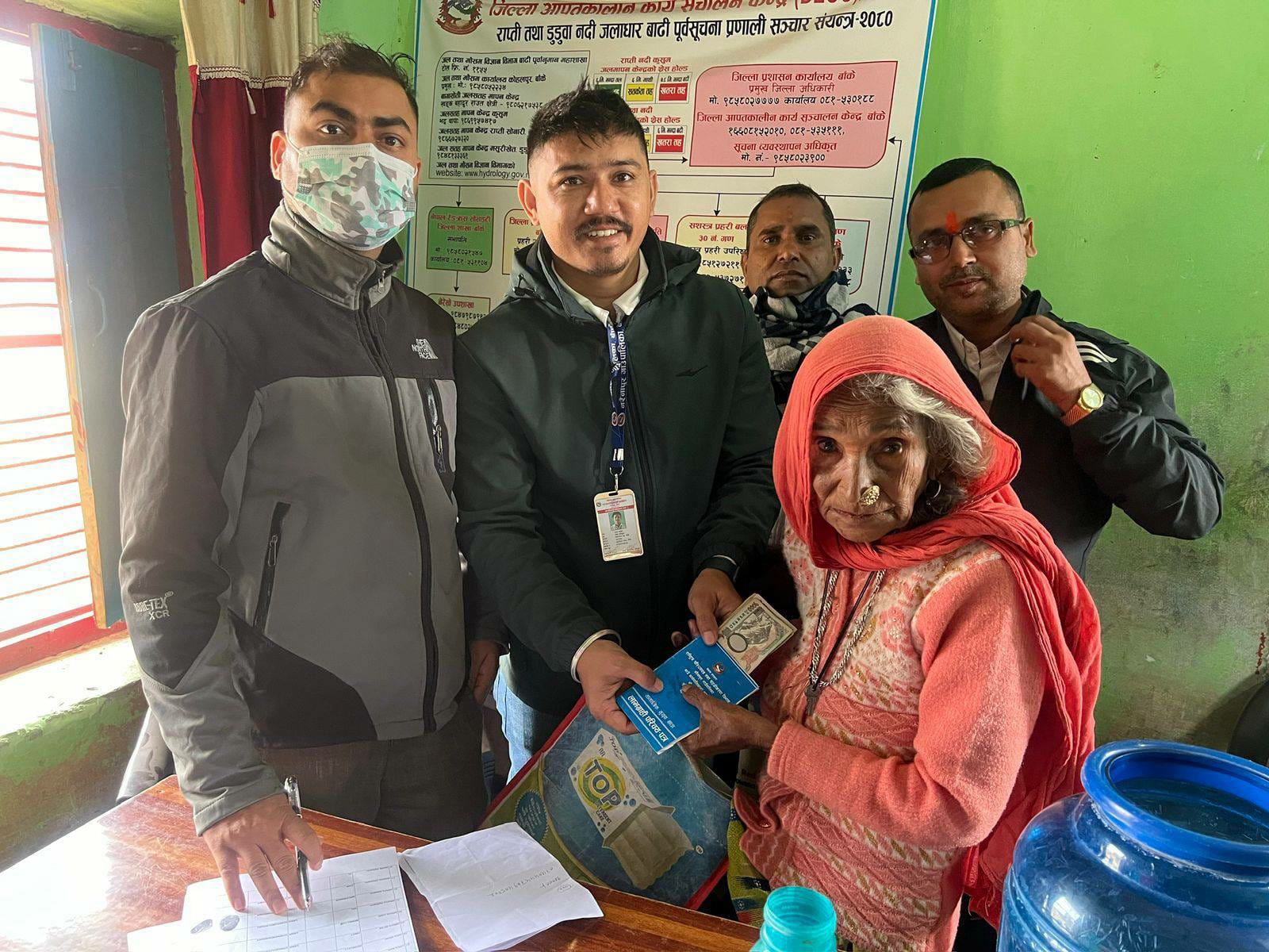 नरैनापुरमा वडा कार्यालयबाटै सामाजिक सुरक्षा भत्ता वितरण सुरु