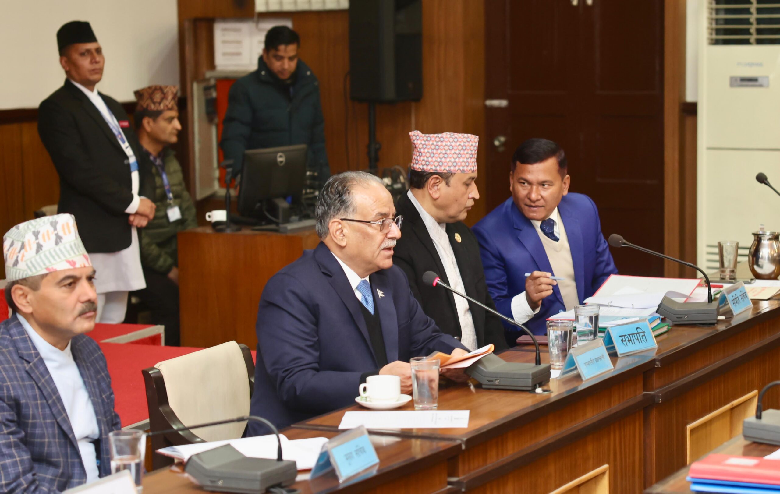 त्रिविको उपकुलपतिको विज्ञापनमा रहेको पूर्वपदाधिकारीको अनुभव हटाएर अर्को सूचना जारी गर्न प्रधानमन्त्रीको निर्देशन