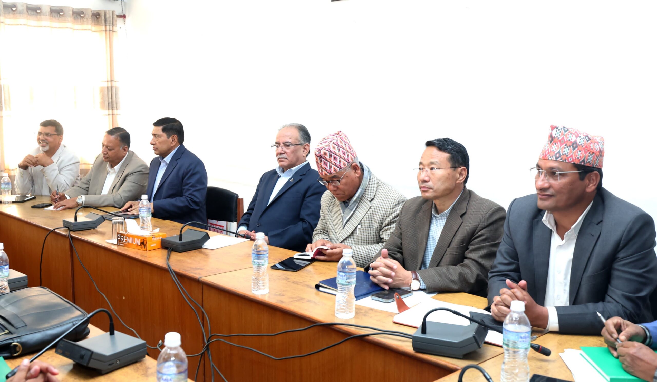 परिवर्तित राजनीतिक परिस्थितिबारे प्रधानमन्त्री प्रचण्डको ब्रिफिङ