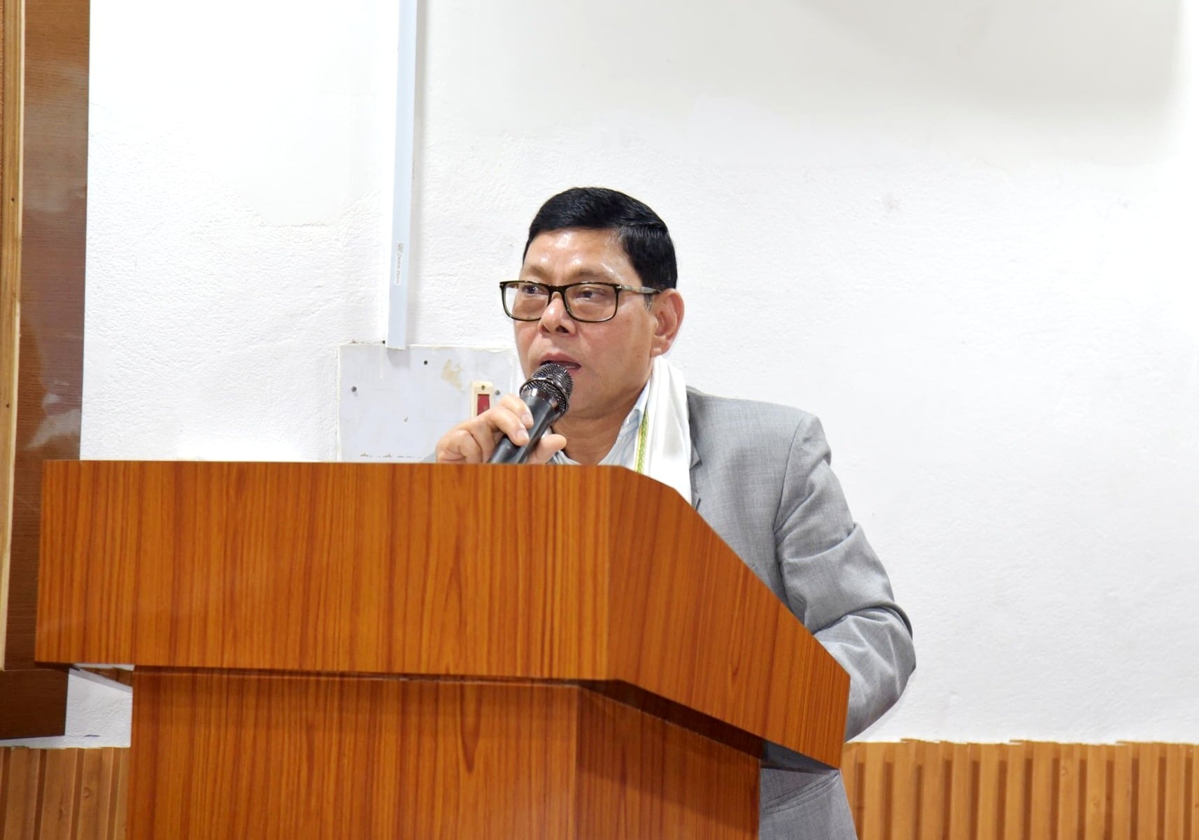 बालविवाह रोक्न ६ बुँदे बर्दिया प्रतिबद्धता घोषणा गर्दै बरघरहरुसंगको अन्तरक्रिया सम्पन्न