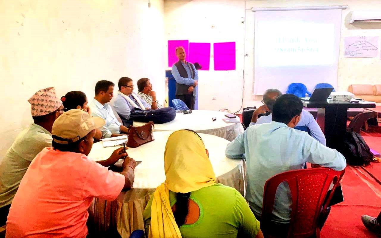 गुणस्तरीय शिक्षाका लागि शिक्षक,अभिभावक र समुदायको अभिमूखिकरण