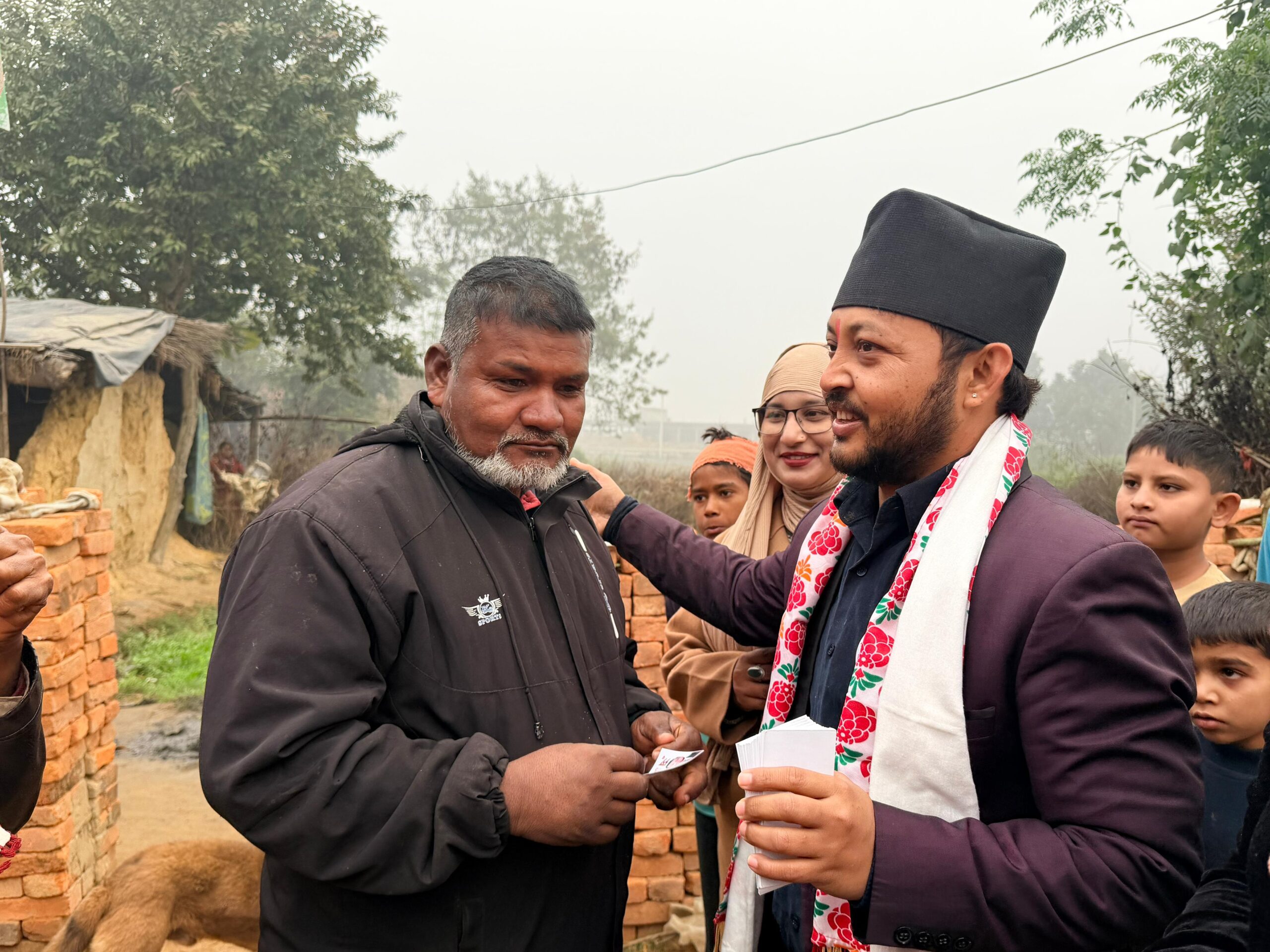बाँके क्षेत्र नं. २ मा दिपेन्द्र बिष्टको लोकप्रियता उकालो तर्फ, घरदैलो अभियानले गाउँ–गाउँमा उत्साह