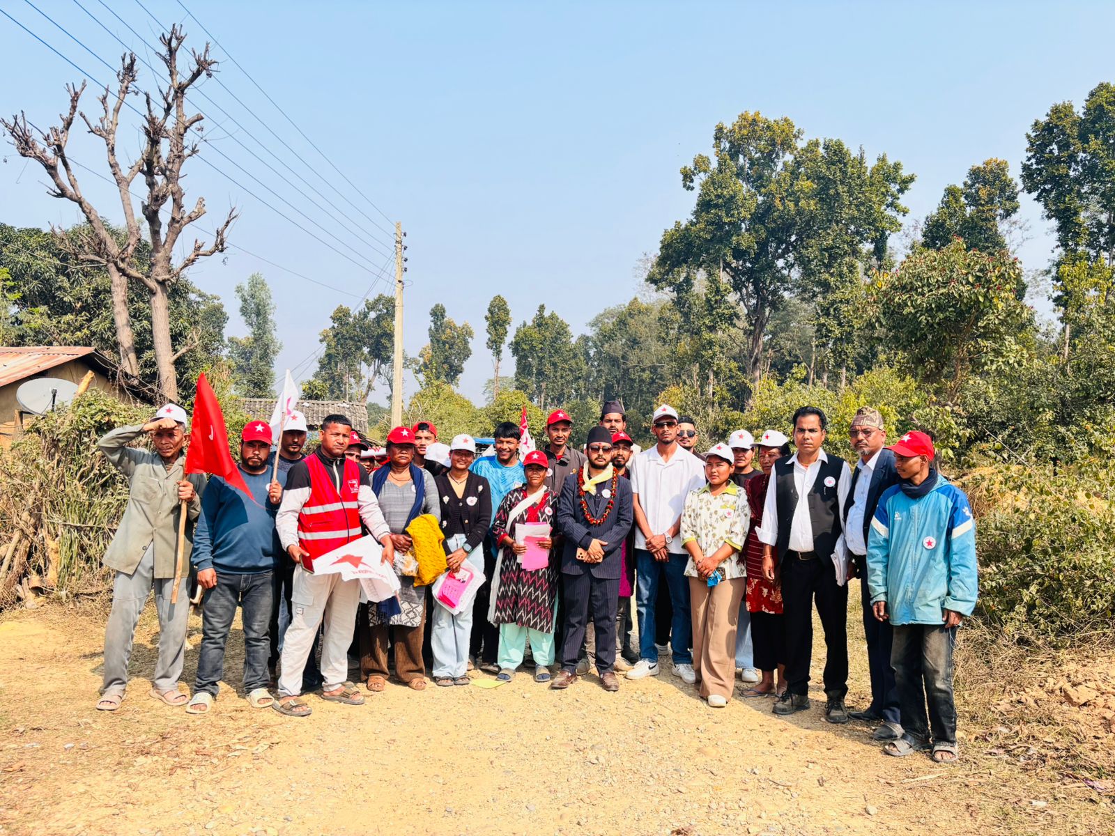 बाँके डुडुवा-५ छेग्रहवामा दिपेन्द्र बिष्टको जनसपोर्ट, मतदाताको साथले थपियो उत्साह